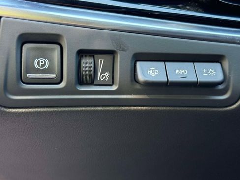 Used 2023 Cadillac XT6 Premium Luxury w/ Technology Package AWD/4WD image 30