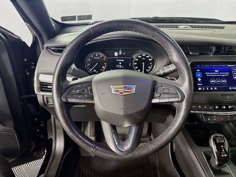 Used 2020 Cadillac XT4 Premium Luxury w/ Cold Weather Package AWD/4WD image 3