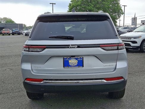 New 2025 Jeep Grand Cherokee Laredo X w/ Luxury Tech Group I image 5