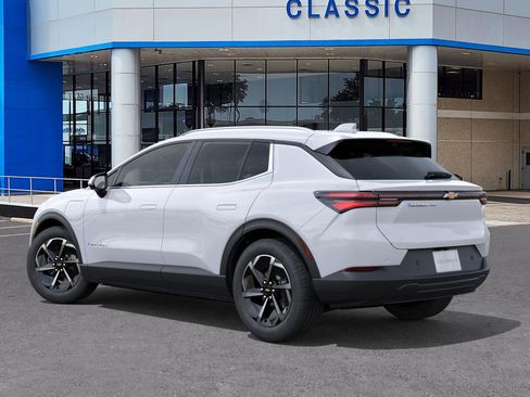 New 2026 Chevrolet Equinox EV LT image 3