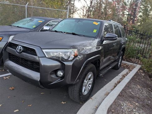 Used 2019 Toyota 4Runner SR5 Premium image 4