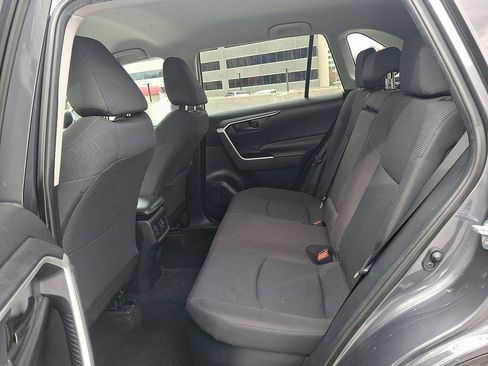 Used 2020 Toyota RAV4 LE image 12