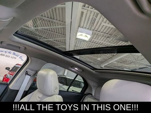 Used 2023 Cadillac XT4 Luxury w/ Cold Weather Package AWD/4WD image 15