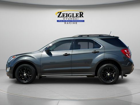 Used 2017 Chevrolet Equinox LT w/ Convenience Package AWD/4WD image 4