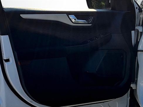 Used 2020 Ford Escape SE image 20