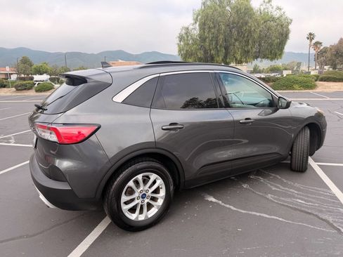 Used 2020 Ford Escape SE FWD image 8