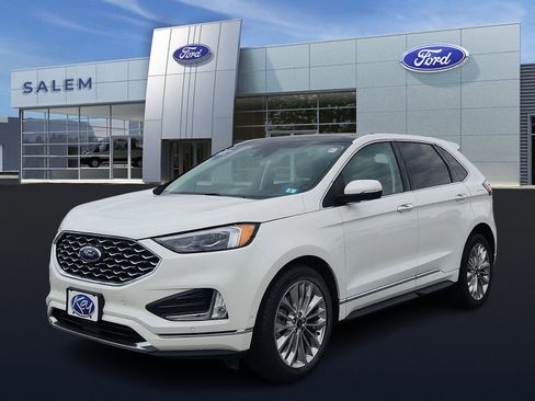 Certified 2022 Ford Edge Titanium w/ Equipment Group 301A image 7
