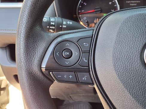 Used 2021 Toyota RAV4 XLE FWD image 32