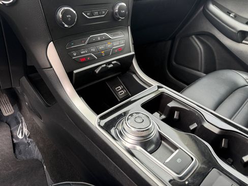 Used 2020 Ford Edge SEL w/ Convenience Package image 13