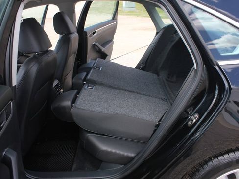 Used 2016 Volkswagen Passat 1.8T SE image 42