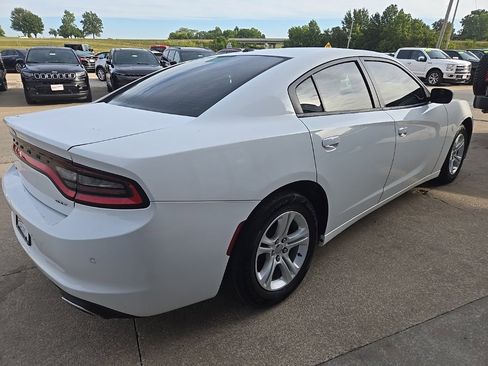 Used 2018 Dodge Charger SXT image 14