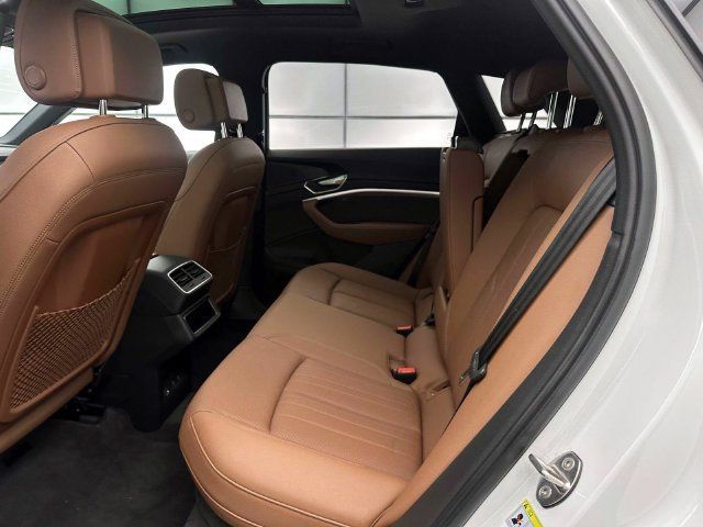 Certified 2024 Audi Q8 e-tron Premium Plus w/ Premium Plus Package AWD/4WD image 13