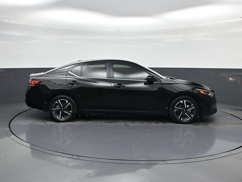 Used 2025 Nissan Sentra SV w/ All-Weather Package FWD image 11