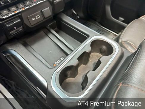 Used 2021 GMC Sierra 1500 AT4 w/ AT4 Premium Package AWD/4WD image 34