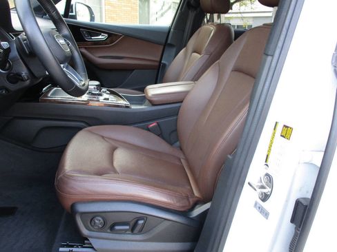 Used 2017 Audi Q7 3.0T Prestige w/ Prestige Package image 21