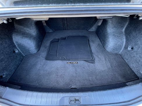 Used 2025 Nissan Altima 2.5 SV FWD image 27