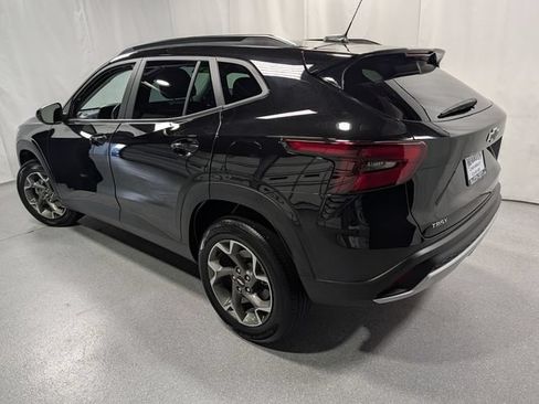 Certified 2024 Chevrolet Trax LT w/ Driver Confidence Package FWD image 6