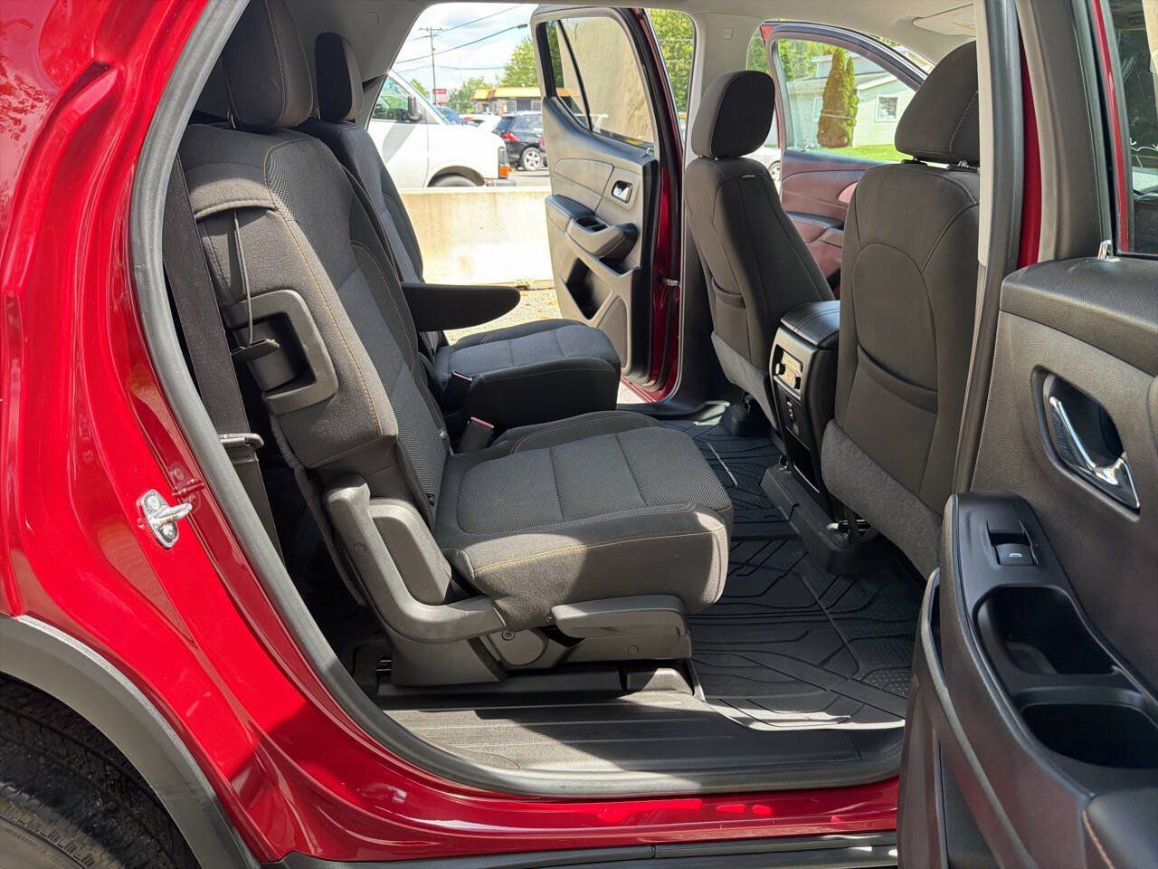 Used 2018 Chevrolet Traverse LT w/ LPO, Floor Liner Package AWD/4WD image 27