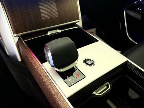 New 2025 Land Rover Range Rover Autobiography image 17