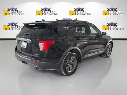 Used 2023 Ford Explorer XLT w/ XLT Sport Appearance Package AWD/4WD image 5