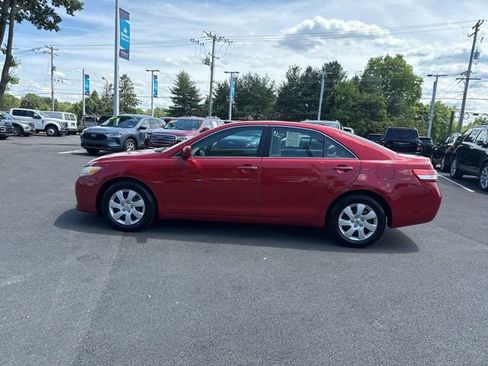 Used 2011 Toyota Camry LE FWD image 4