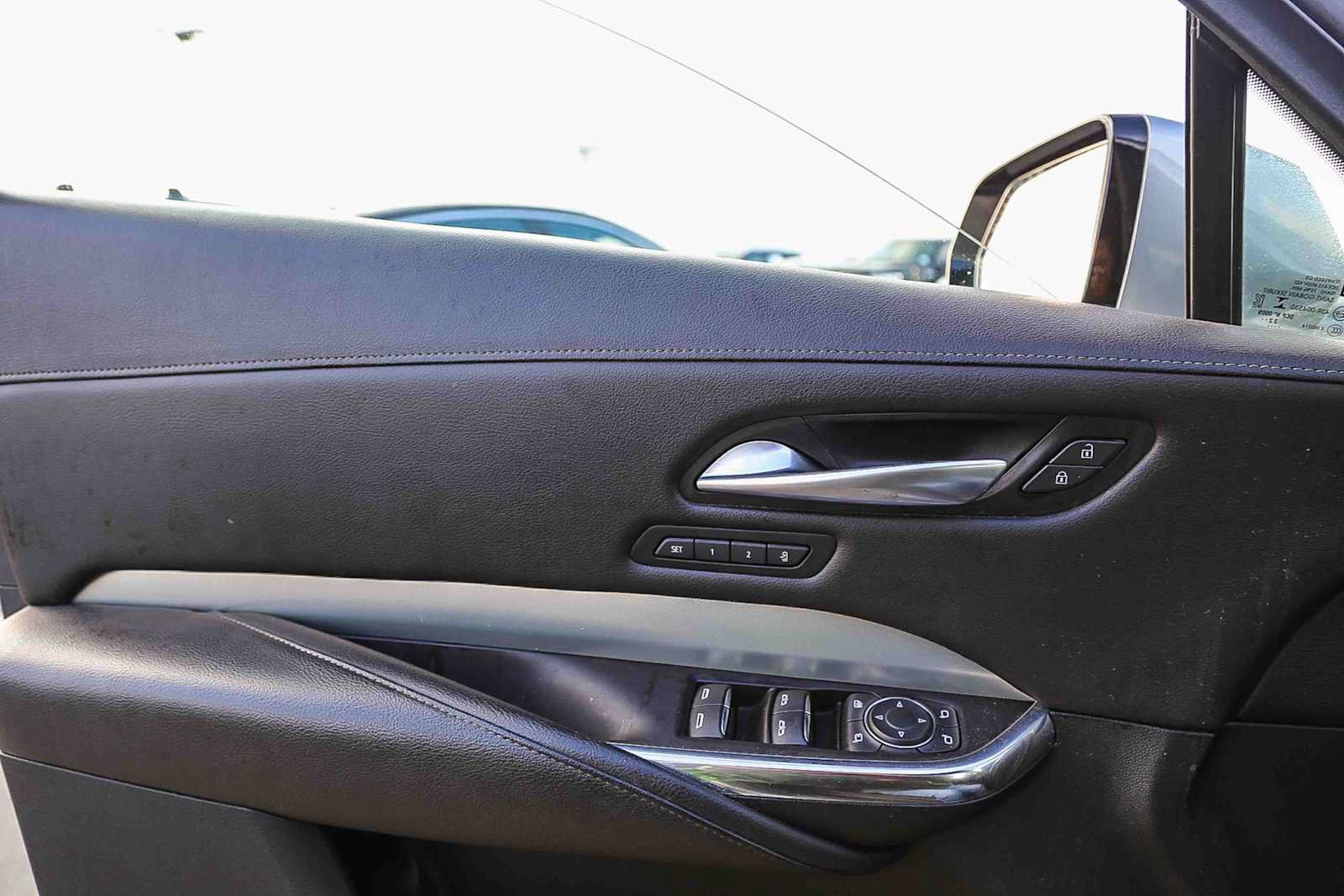 Used 2023 Cadillac XT4 Premium Luxury FWD image 16