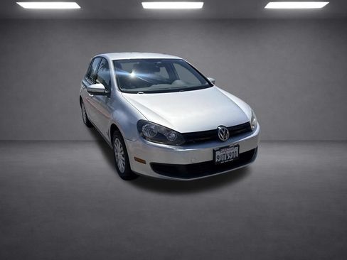 Used 2012 Volkswagen Golf 4-Door FWD image 10