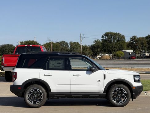 New 2026 Ford Bronco Sport Outer Banks w/ Outer Banks Tech Package+ AWD/4WD image 3