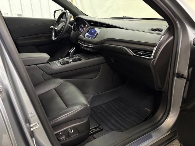 Used 2023 Cadillac XT4 Sport w/ Sun And Sound Package AWD/4WD image 30