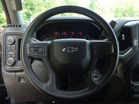 Used 2019 Chevrolet Silverado 1500 Custom Trail Boss w/ Custom Convenience Package AWD/4WD image 10