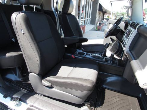 Used 2014 Toyota FJ Cruiser 4WD w/ Upgrade Package image 34