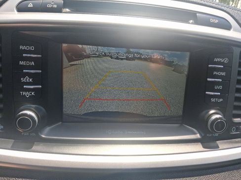 Used 2018 Kia Sorento AWD image 12