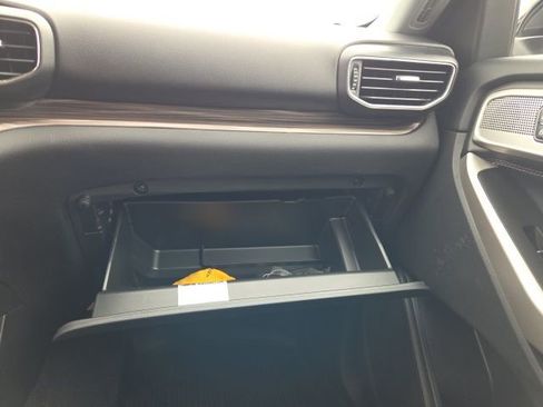 Used 2022 Ford Explorer Limited w/ Equipment Group 301A image 23