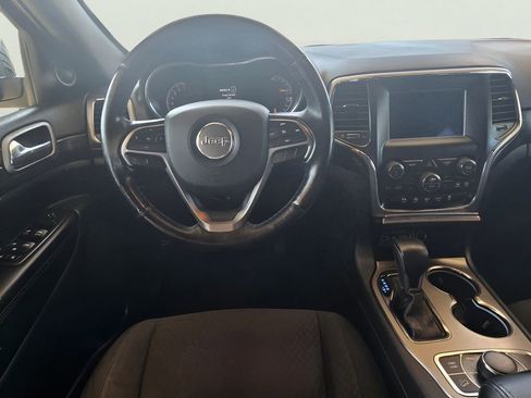Used 2020 Jeep Grand Cherokee Laredo AWD/4WD image 54