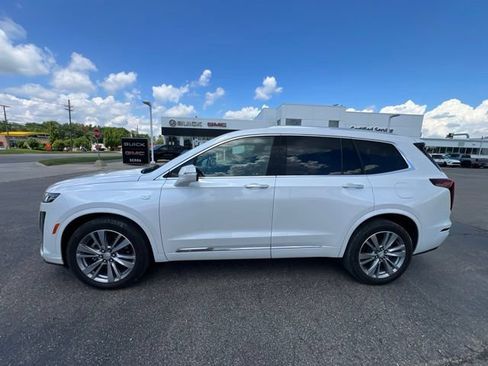 Used 2024 Cadillac XT6 Premium Luxury w/ LPO, Floor Liner Package AWD/4WD image 9