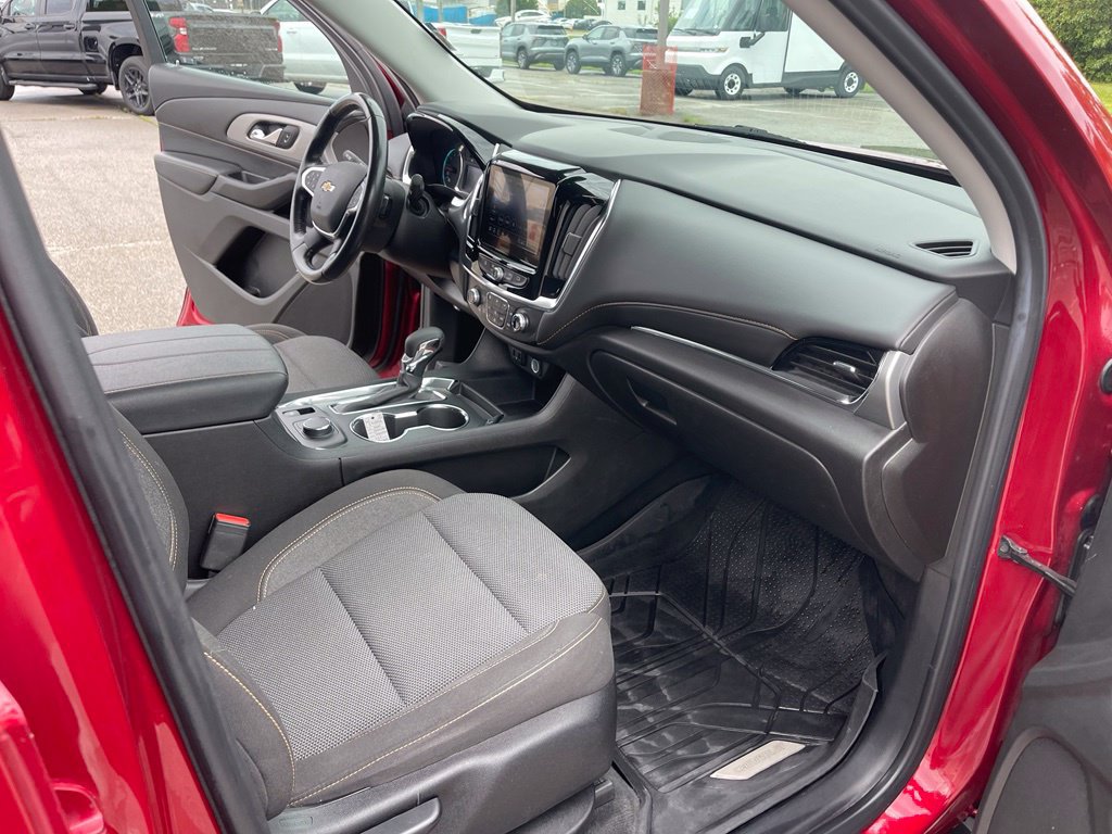 Used 2021 Chevrolet Traverse LT FWD image 18
