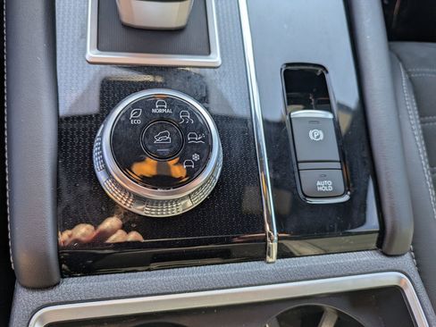 Used 2022 Mitsubishi Outlander SE image 23