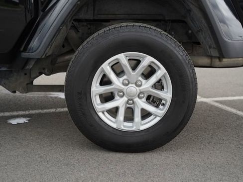 Used 2023 Jeep Gladiator Sport image 40