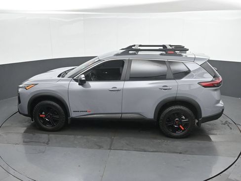 Used 2025 Nissan Rogue SV AWD/4WD image 37