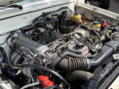 Used 1989 Toyota Pickup Deluxe AWD/4WD image 7