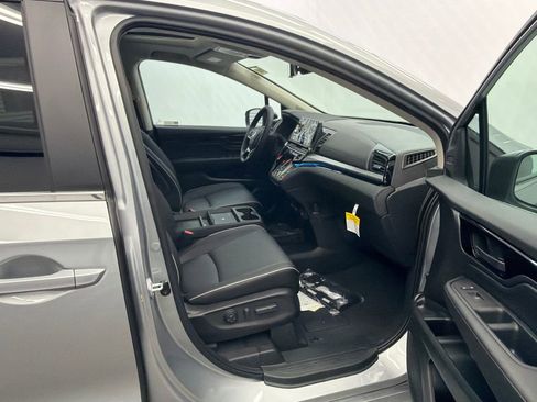New 2026 Honda Odyssey Touring image 15