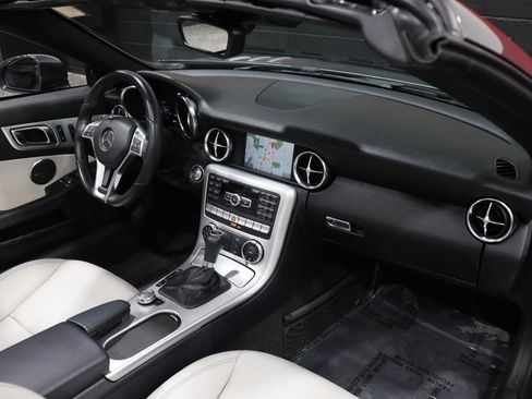 Used 2013 Mercedes-Benz SLK 250 image 40