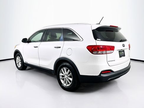 Used 2017 Kia Sorento LX image 5