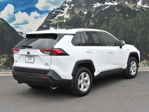 Used 2021 Toyota RAV4 XLE w/ XLE Grade Weather Package AWD/4WD image 3