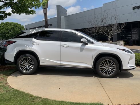 Used 2020 Lexus RX 450h AWD w/ Luxury Package image 11