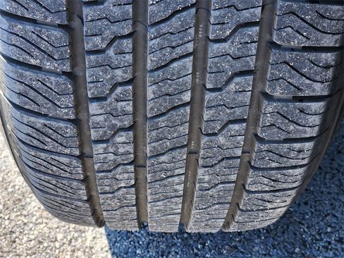 Used 2021 Chevrolet Tahoe Z71 w/ Z71 Signature Package image 11