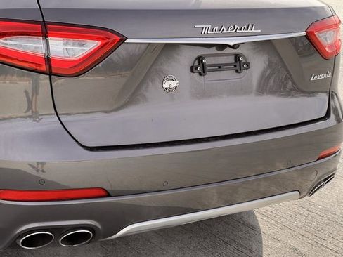 Used 2017 Maserati Levante w/ Luxury Package image 6