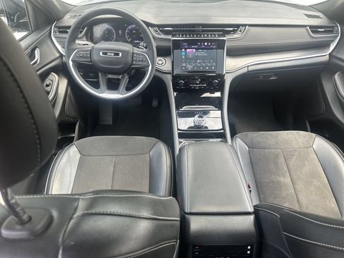 Used 2023 Jeep Grand Cherokee L Laredo AWD/4WD image 23
