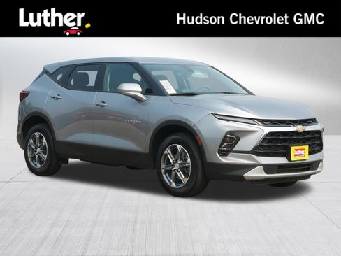 Used 2025 Chevrolet Blazer LT AWD/4WD image 1