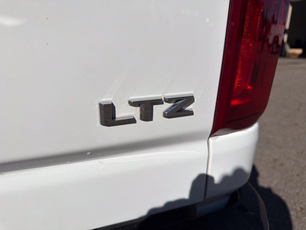 Used 2024 Chevrolet Silverado 2500 LTZ w/ LTZ Plus Package AWD/4WD image 8